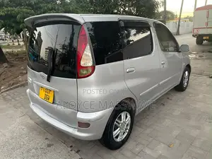 Toyota Fun Cargo 2005 Silver