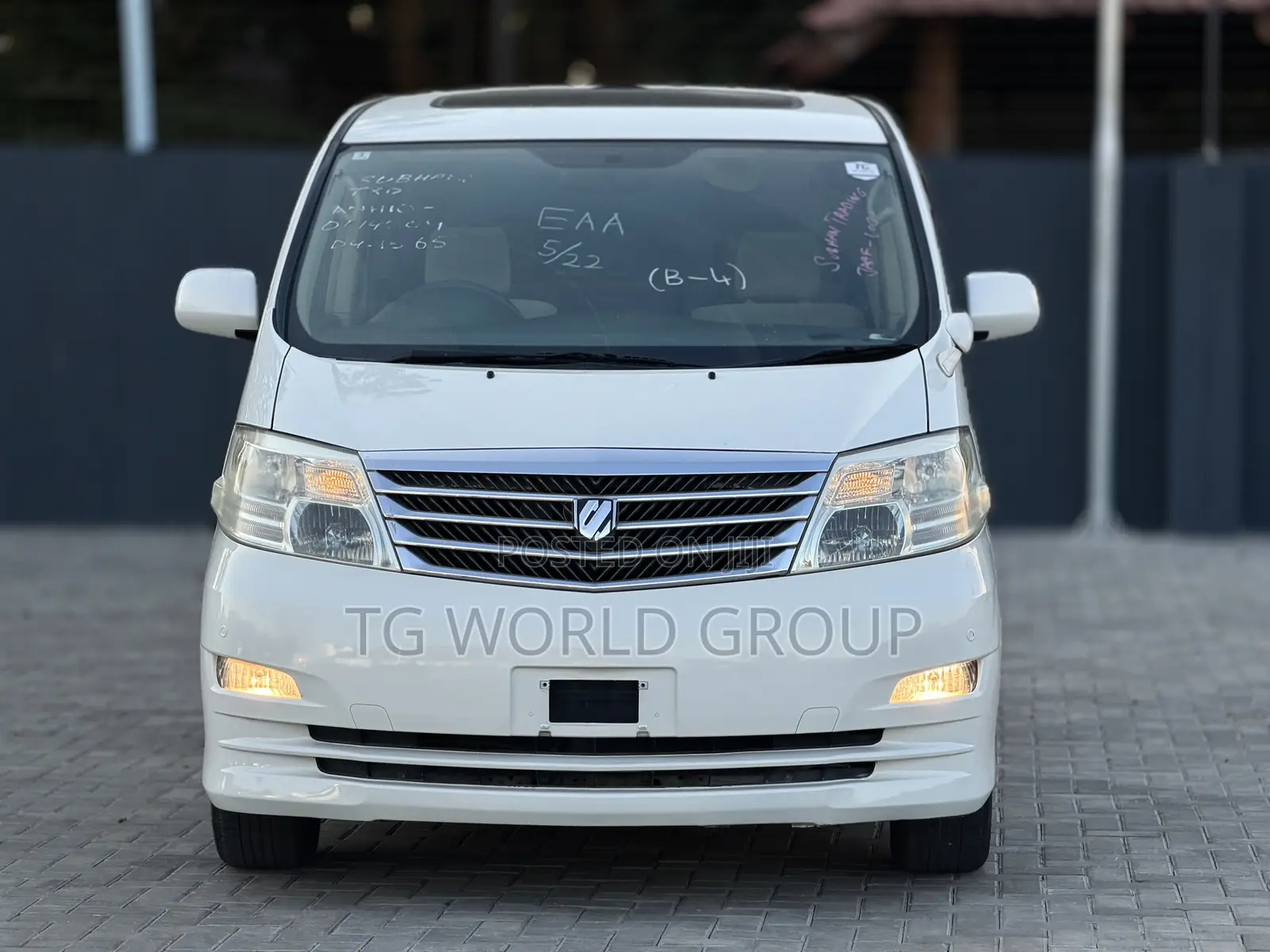 Toyota Alphard 2.4 Petrol FWD 2007 White
