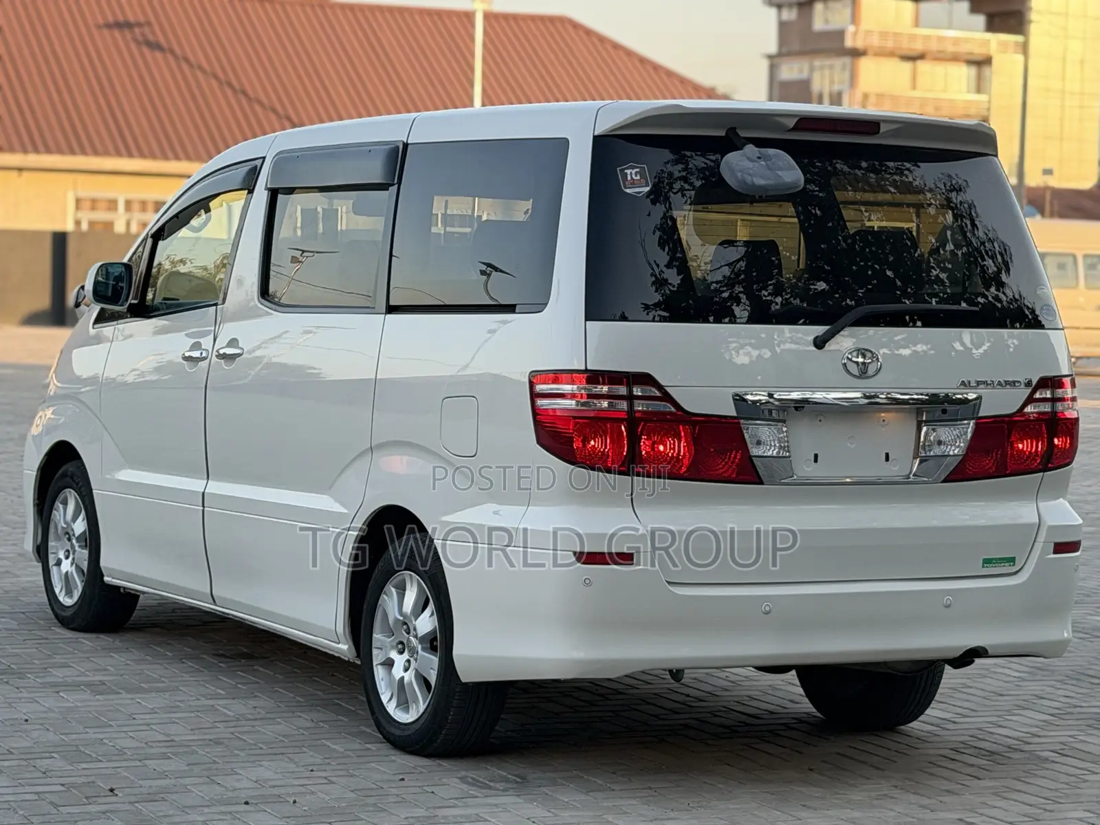 Toyota Alphard 2.4 Petrol FWD 2007 White