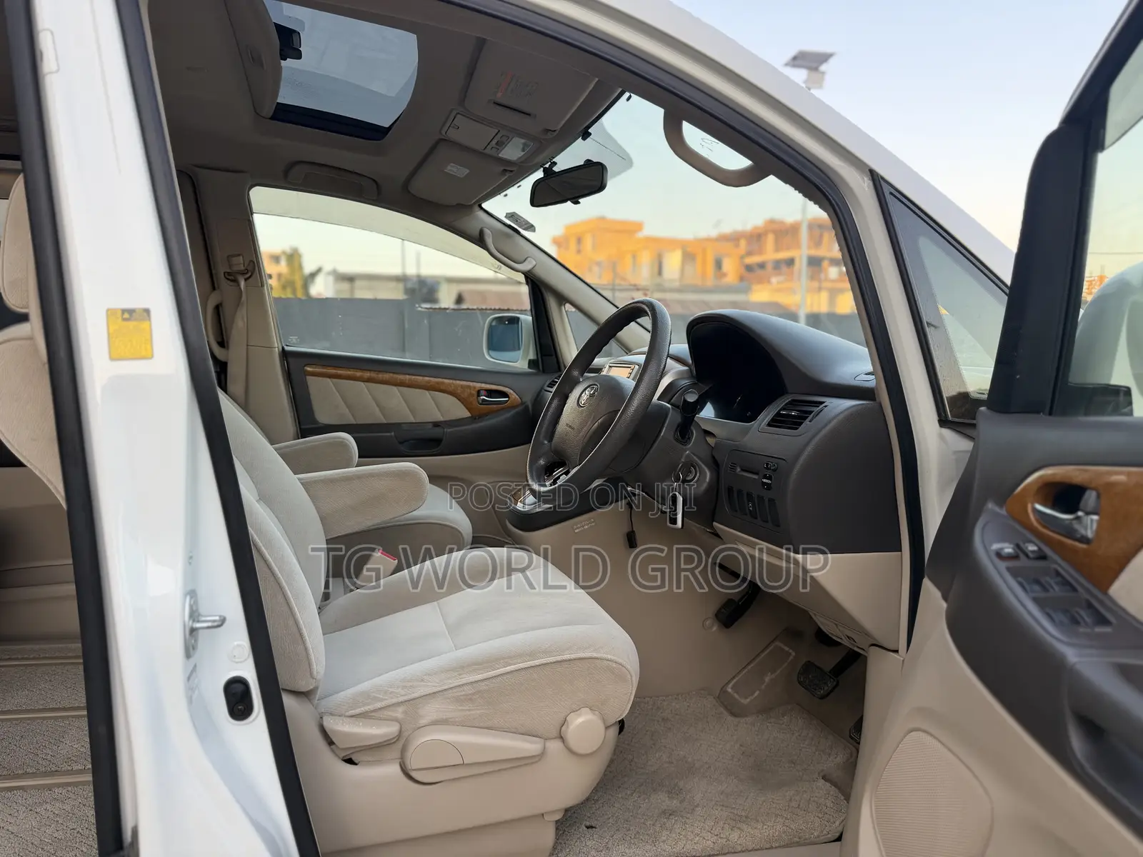 Toyota Alphard 2.4 Petrol FWD 2007 White