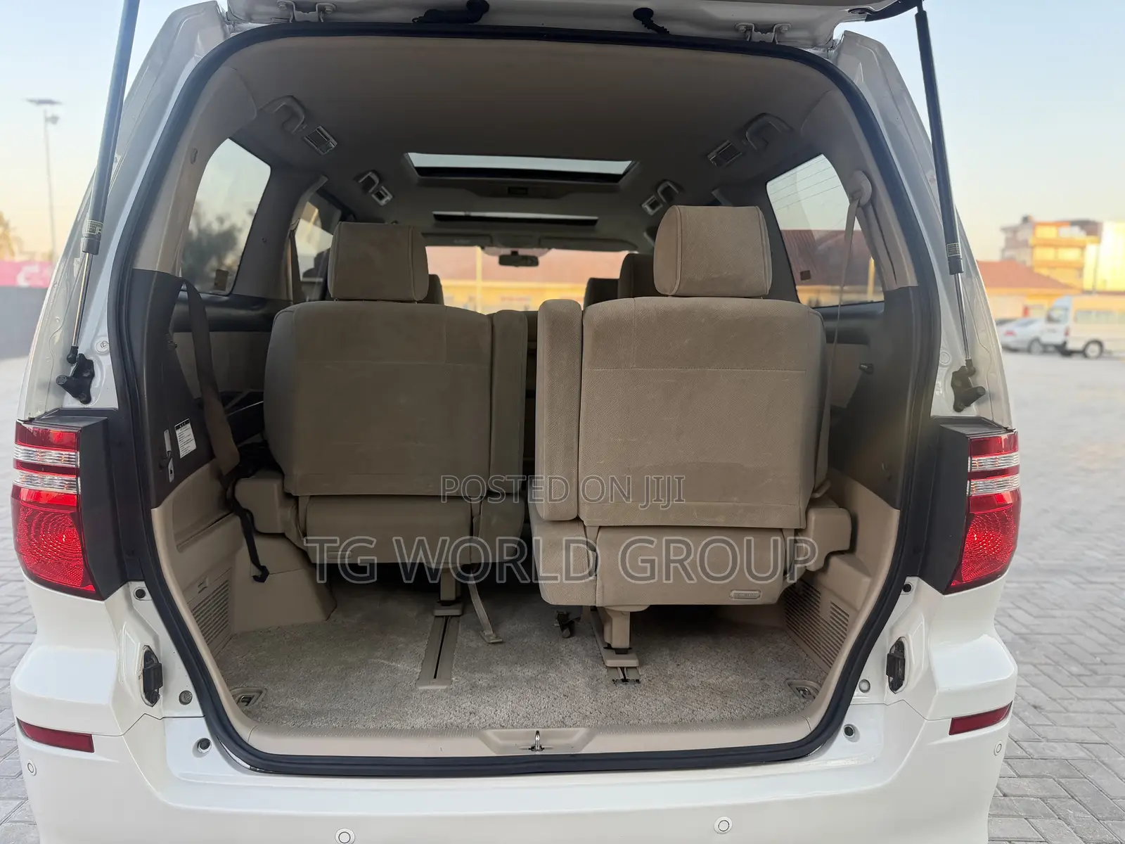 Toyota Alphard 2.4 Petrol FWD 2007 White