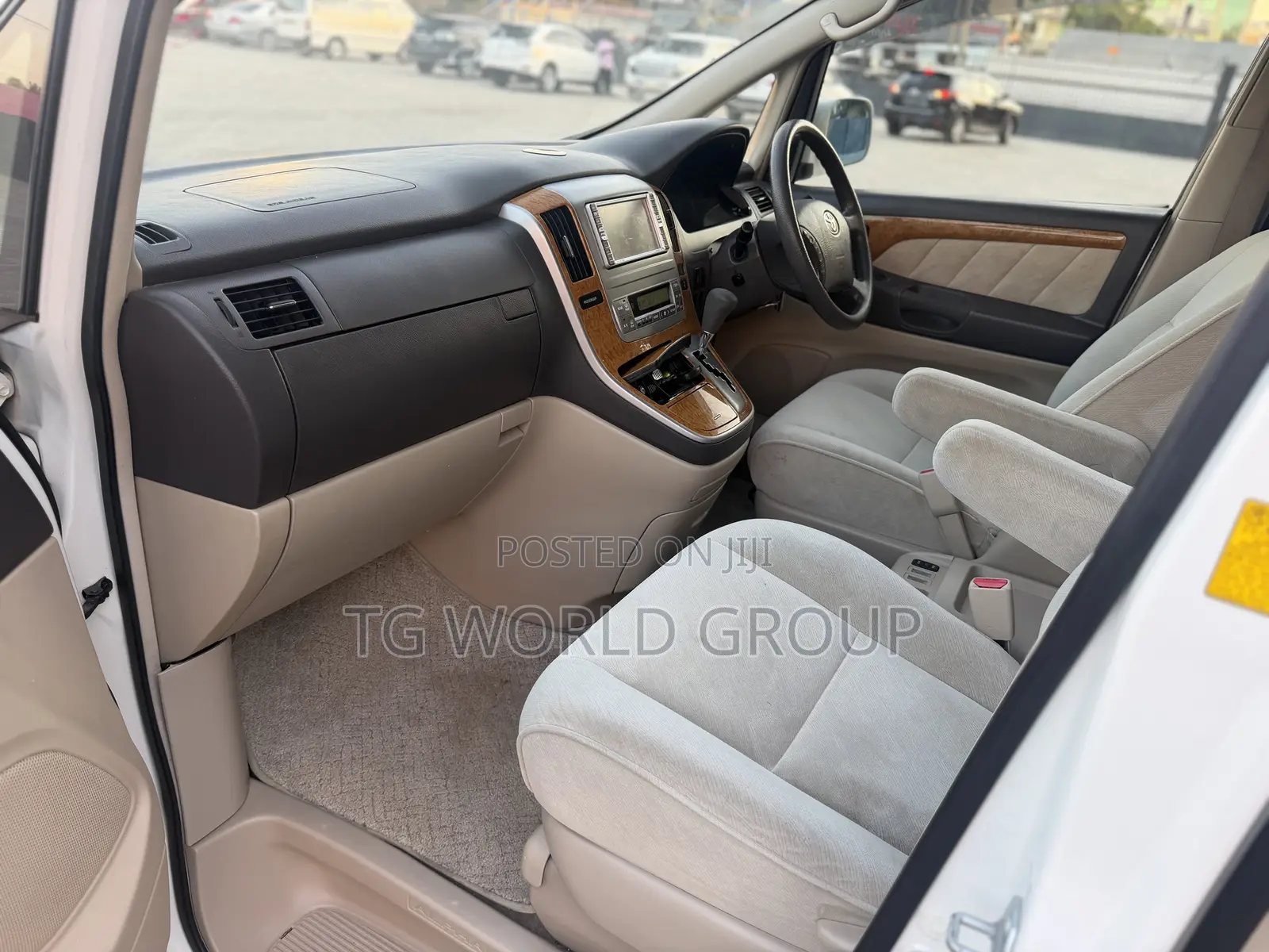 Toyota Alphard 2.4 Petrol FWD 2007 White