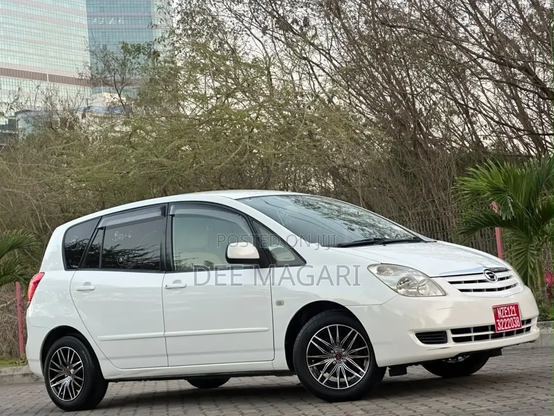 Toyota Corolla 2005 White