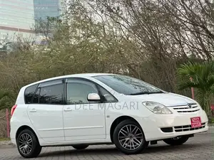 Toyota Corolla 2005 White