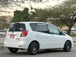 Toyota Corolla 2005 White