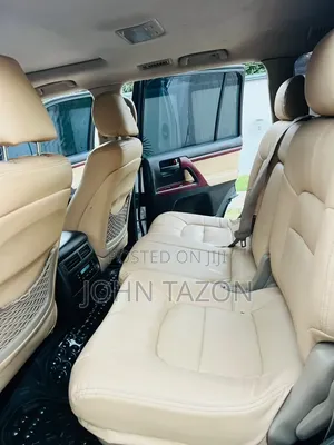 Toyota Land Cruiser 2010 White