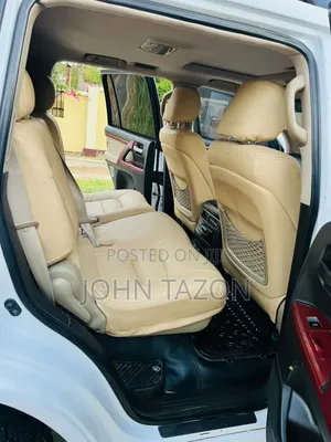 Toyota Land Cruiser 2010 White
