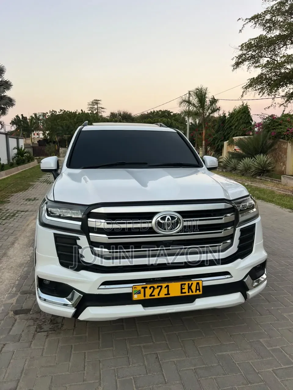 Toyota Land Cruiser 2010 White