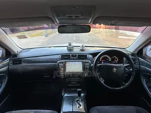 Toyota Crown Royale 2005 White