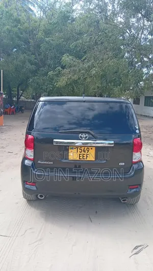 Toyota Rumion 2025 Black