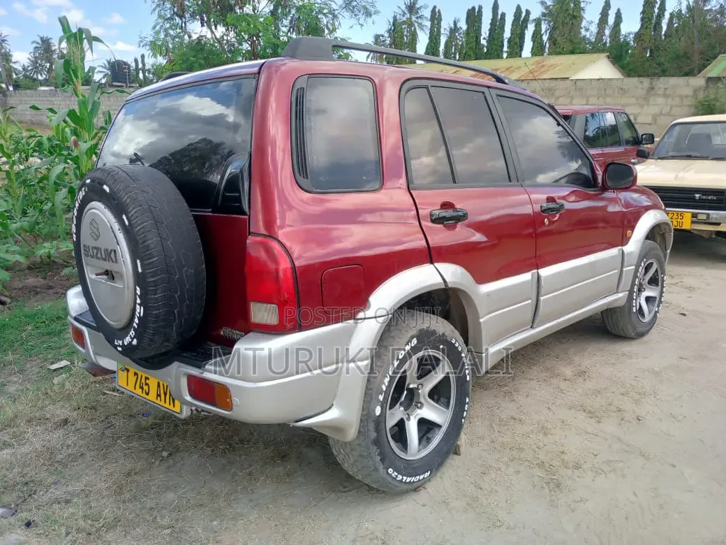 Suzuki Grand Vitara 1999 Red