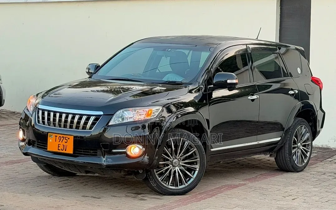 Toyota Vanguard 2013 Black