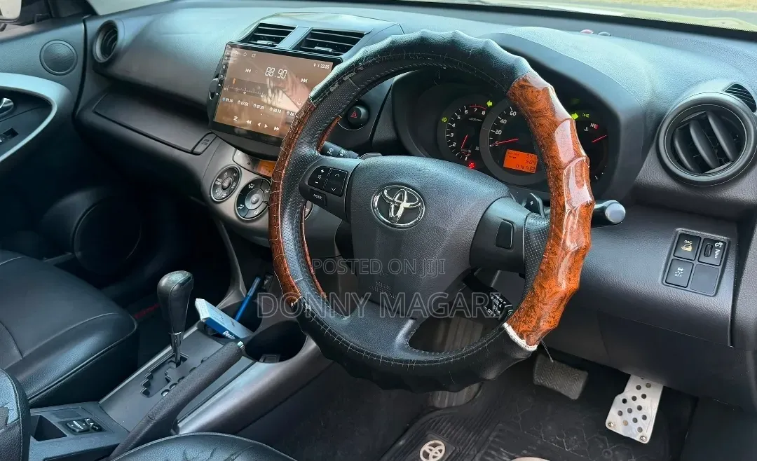 Toyota Vanguard 2013 Black