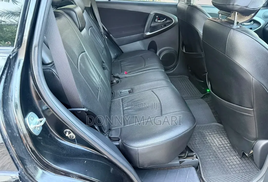 Toyota Vanguard 2013 Black