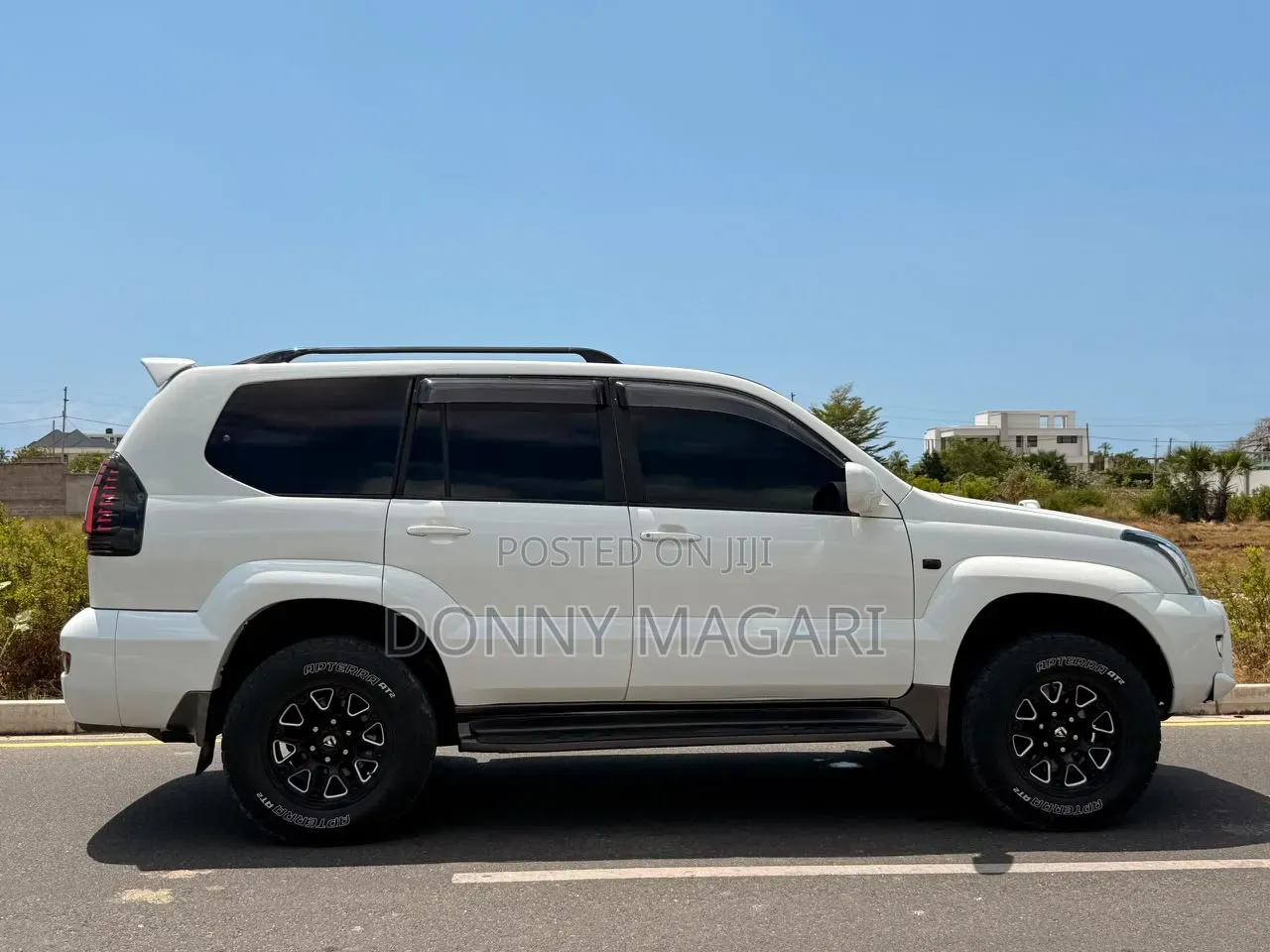 Toyota Land Cruiser Prado 2005 White