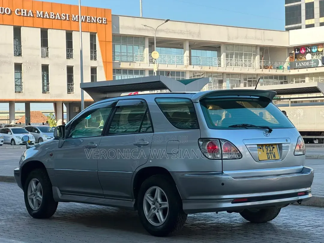 Toyota Harrier 2001 Silver