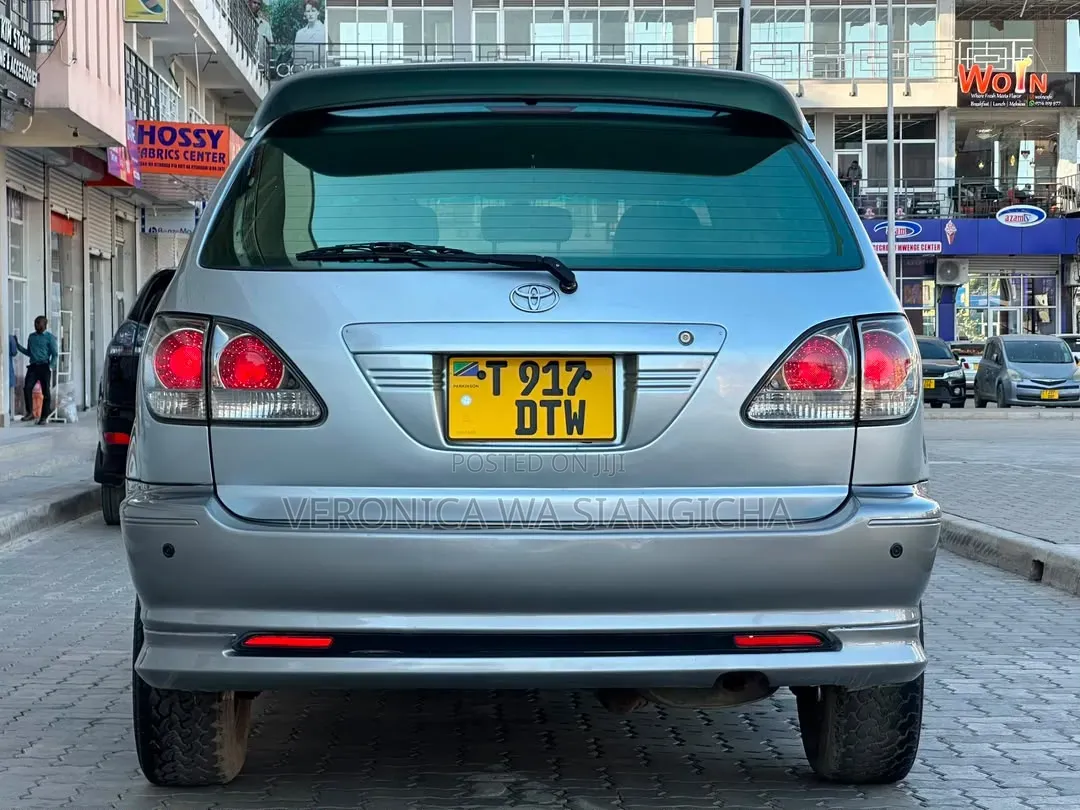 Toyota Harrier 2001 Silver