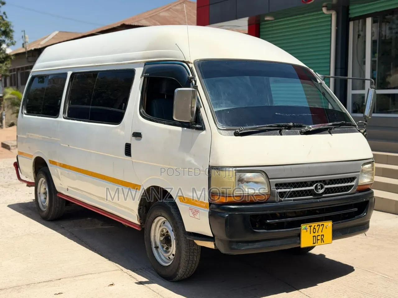 Toyota HiAce 2002 White