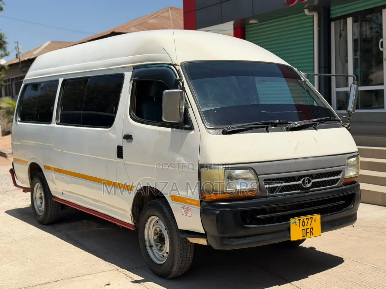 Toyota HiAce 2002 White