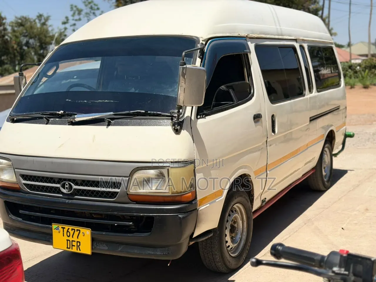 Toyota HiAce 2002 White