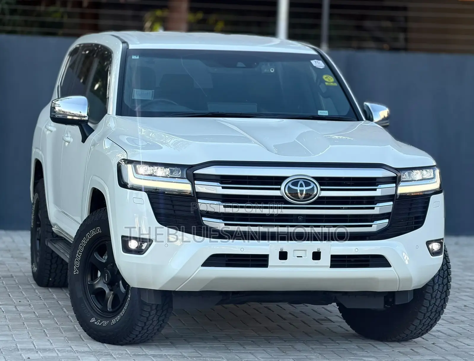 Toyota Land Cruiser 2022 White