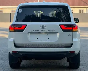 Toyota Land Cruiser 2022 White