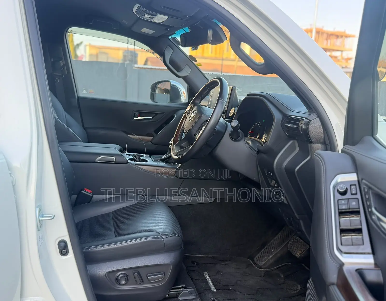 Toyota Land Cruiser 2022 White