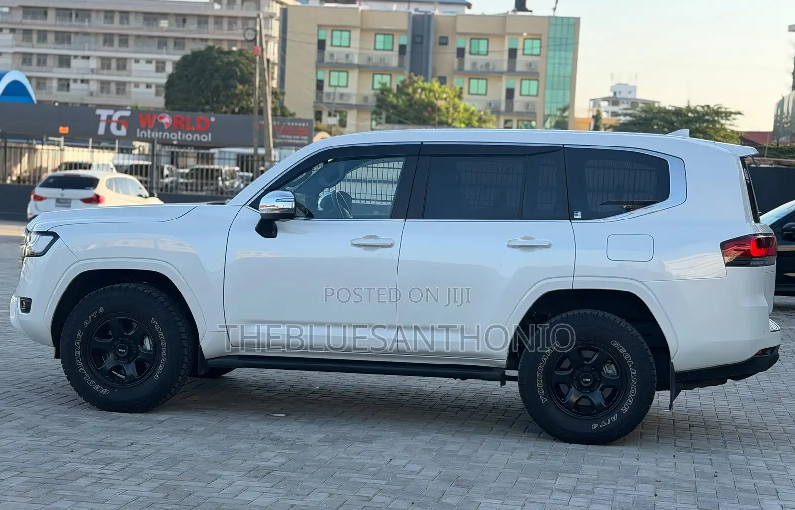 Toyota Land Cruiser 2022 White