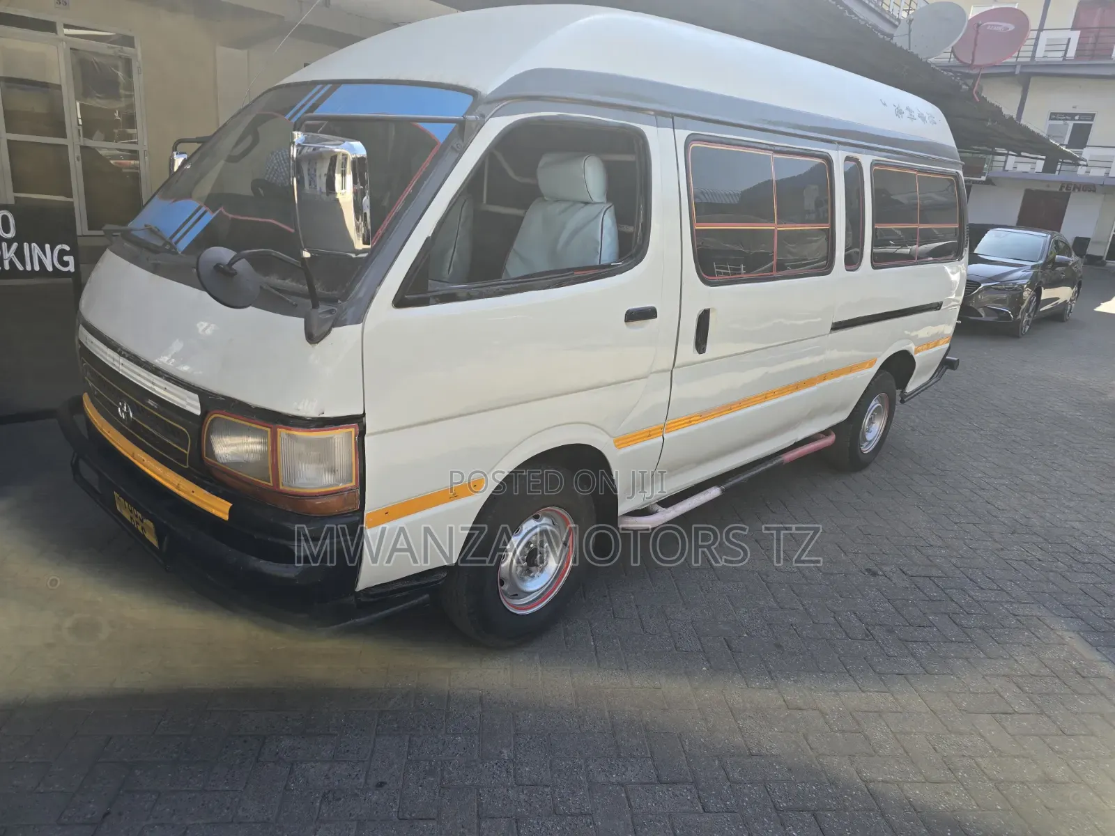Toyota HiAce 2002 White