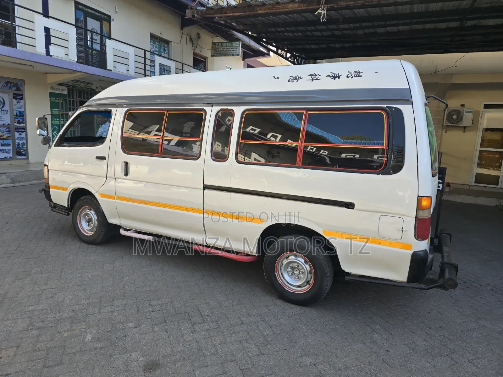 Toyota HiAce 2002 White
