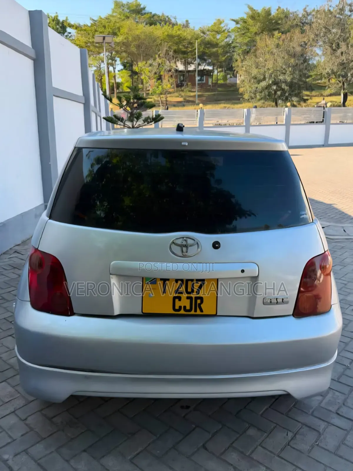Toyota IST 2004 Silver