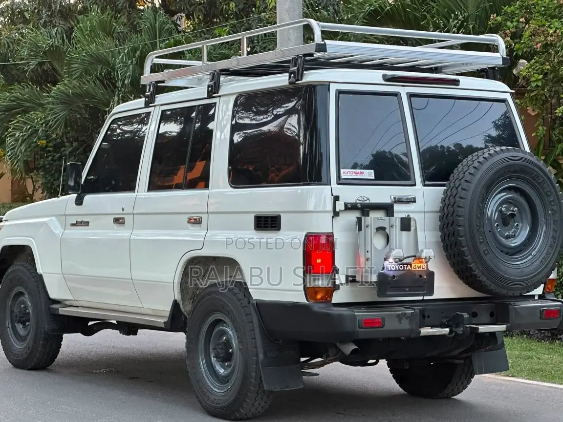 Toyota Land Cruiser 2018 White