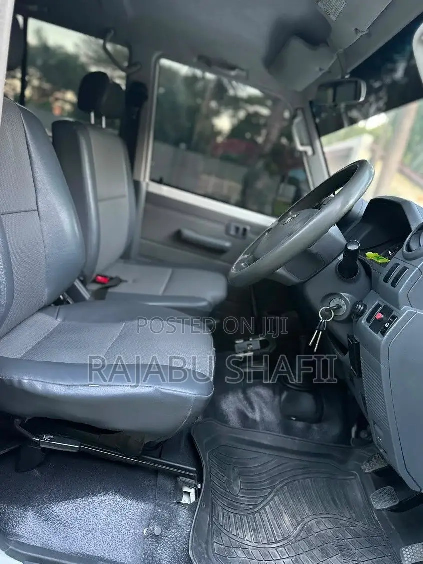 Toyota Land Cruiser 2018 White