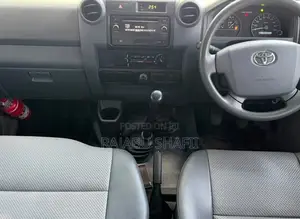 Toyota Land Cruiser 2018 White