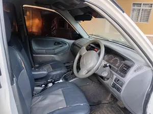 Suzuki Escudo 2000 White