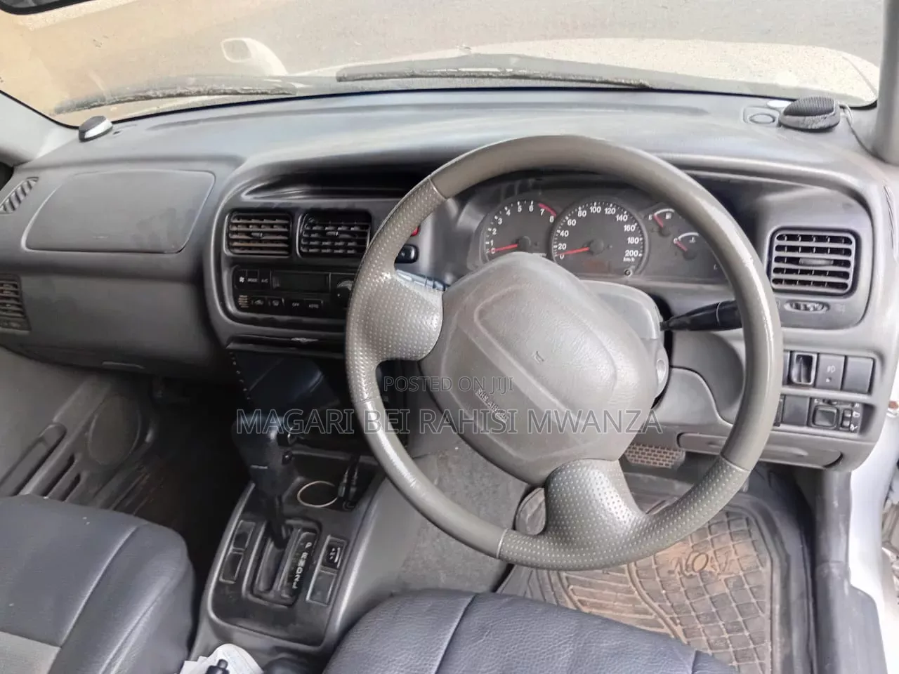 Suzuki Escudo 2000 White