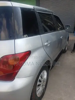 Toyota IST 2005 Silver
