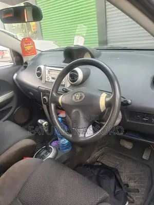 Toyota IST 2005 Silver