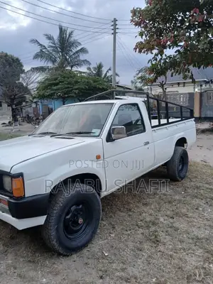 Toyota Hilux 1996 White