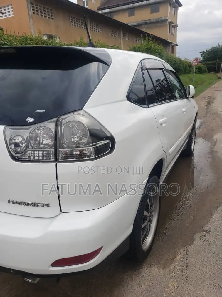 Toyota Harrier 2006 White
