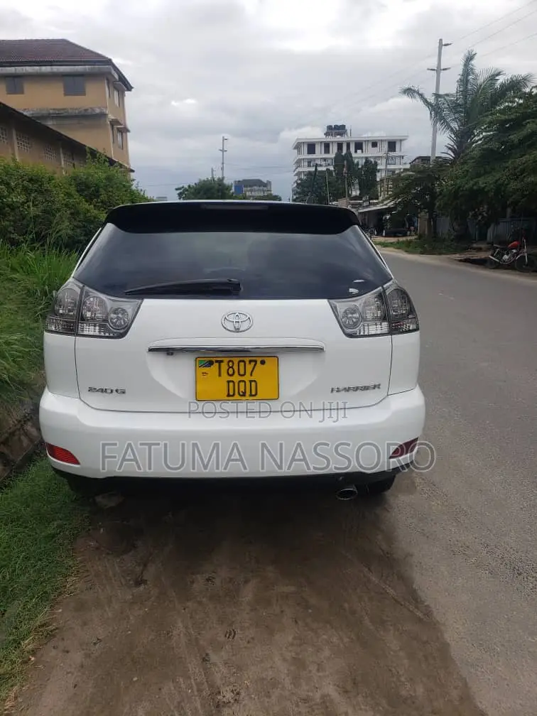 Toyota Harrier 2006 White