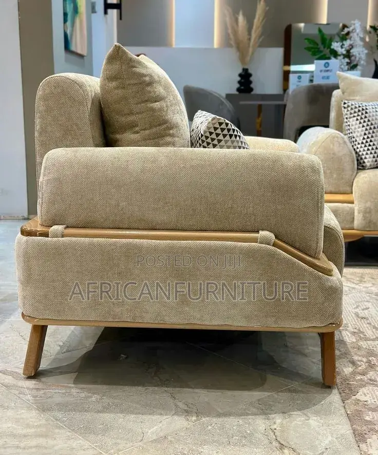 Sofa Set Ya Kisasa Na Muonekano Wa Kifahari 3,2,1,1 Weka Oda Yako Sasa