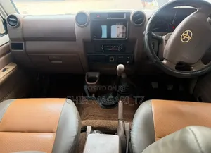 Toyota Land Cruiser 2011 Off white