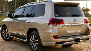 Toyota Land Cruiser 2017 Beige