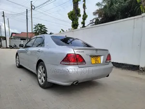Toyota Crown Royale 2005 Silver