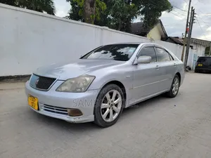 Toyota Crown Royale 2005 Silver