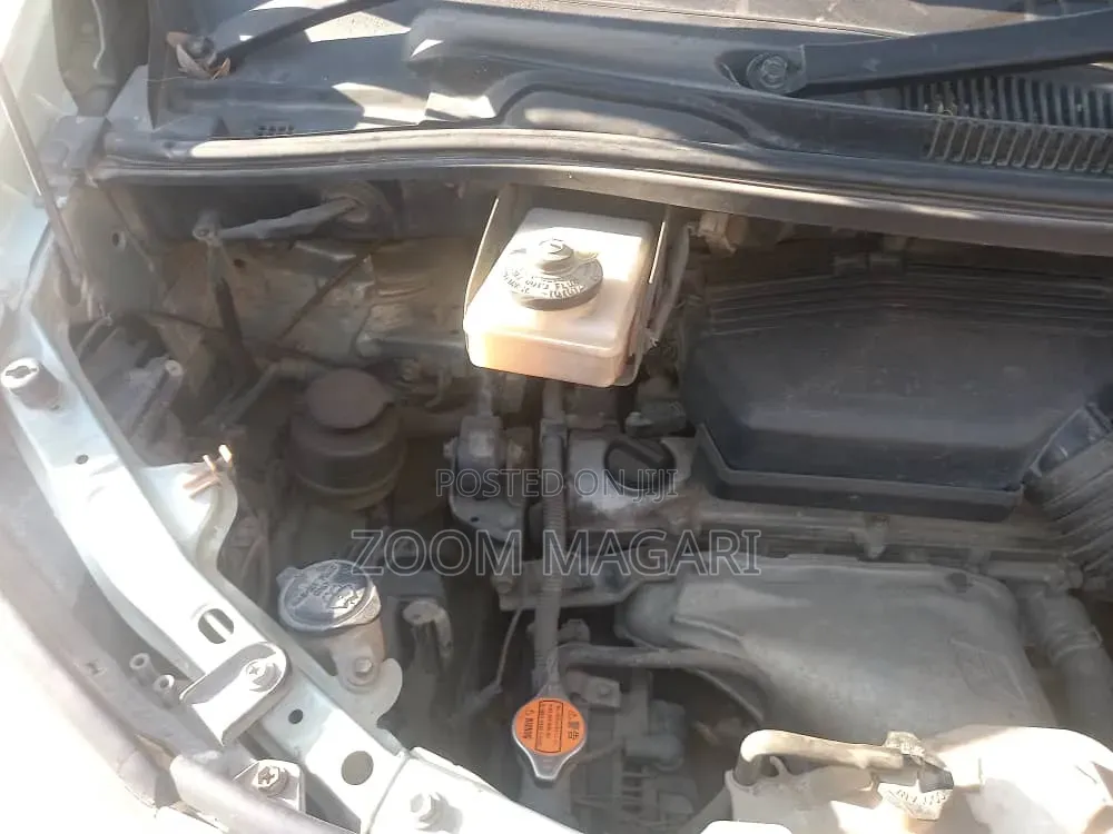 Toyota Alphard 2005 Green