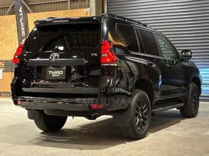 Toyota Land Cruiser Prado 2023 Black