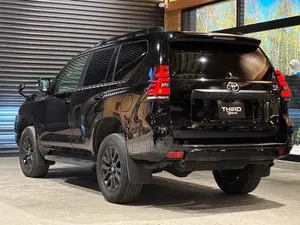 Toyota Land Cruiser Prado 2023 Black