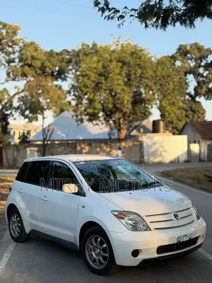 Toyota IST 2003 White